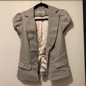 Short sleeved nude blazer
